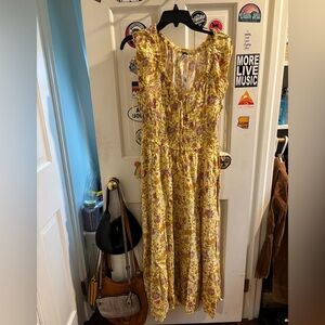 Yellow floral maxi dress with cap sleeves and ruched waist size M